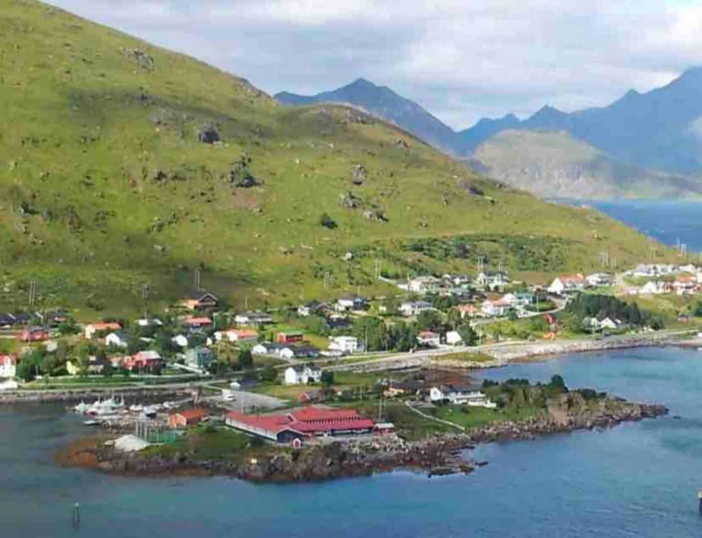 Leilighet Med Balkong Og Havutsikt Pa Napp. Exteriér fotografie